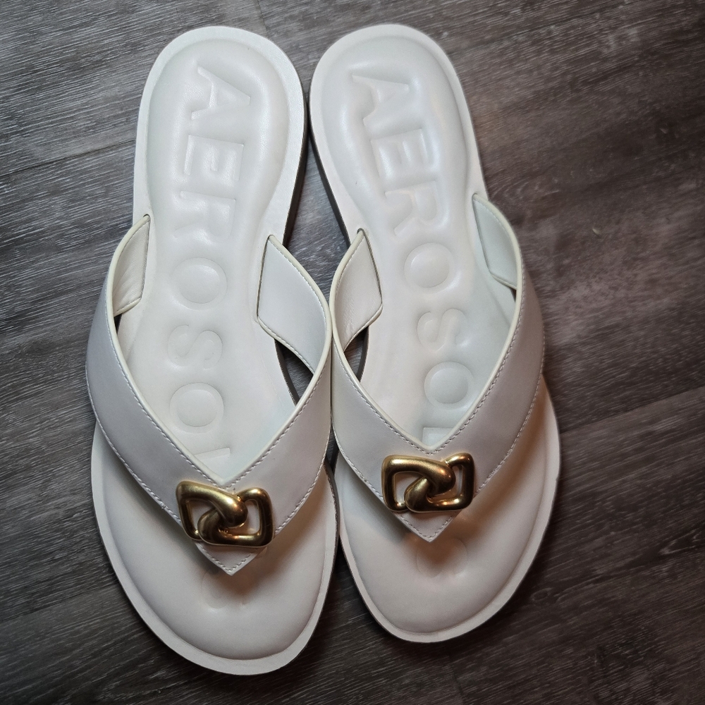 AEROSOLES Cream Sandals with Gold Detail - Picture 2 of 6